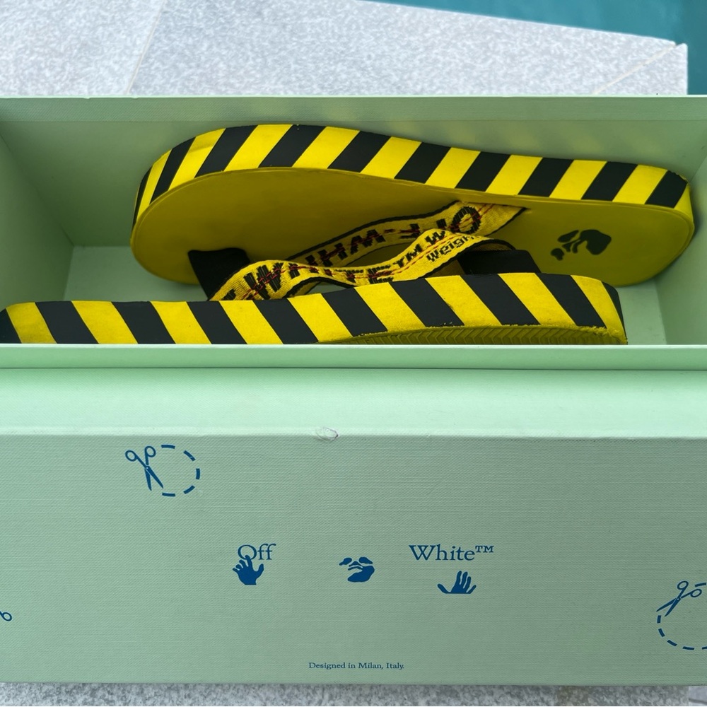 Off-White Industrial Belt Flip Flop🚧 - Picture 8 of 8